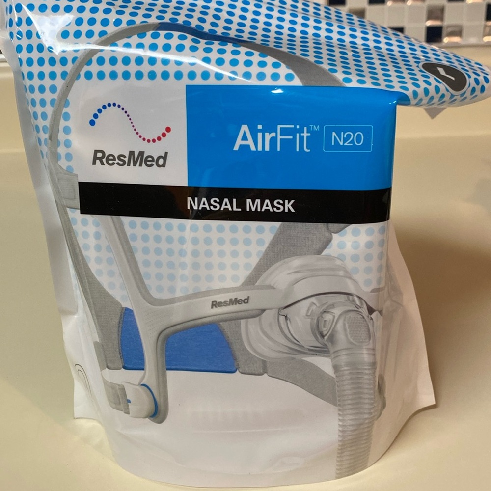 COPY - RESMED Air Fit N20 New & Unopened Adult frame system large